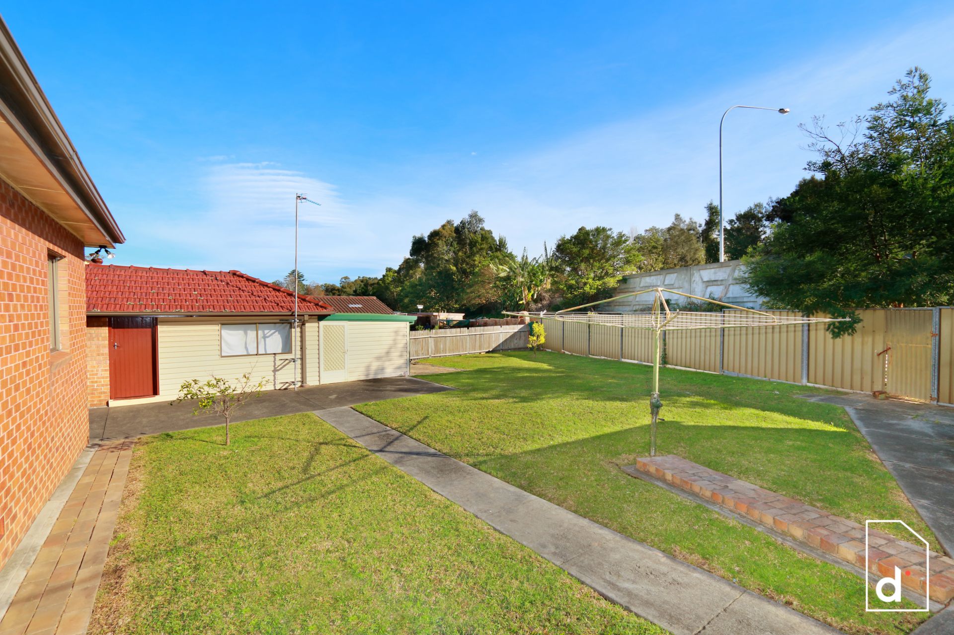 Sold property 1000000 for 4 Kirton Road Bellambi , NSW 2518