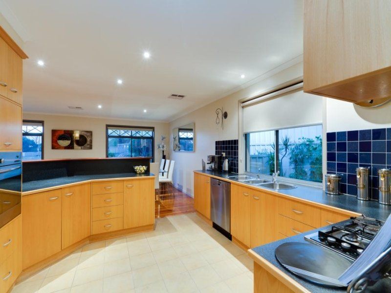 15 Kinsale Crescent, Marino Taplin Real Estate