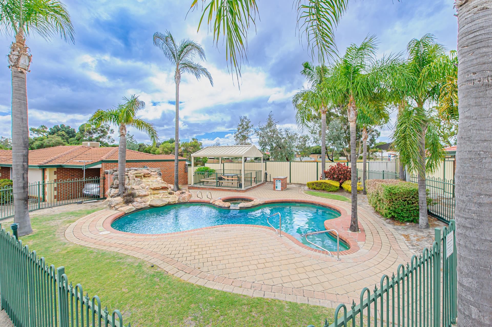 Real Estate For Lease 2/2 Glennis Cl Gosnells , WA
