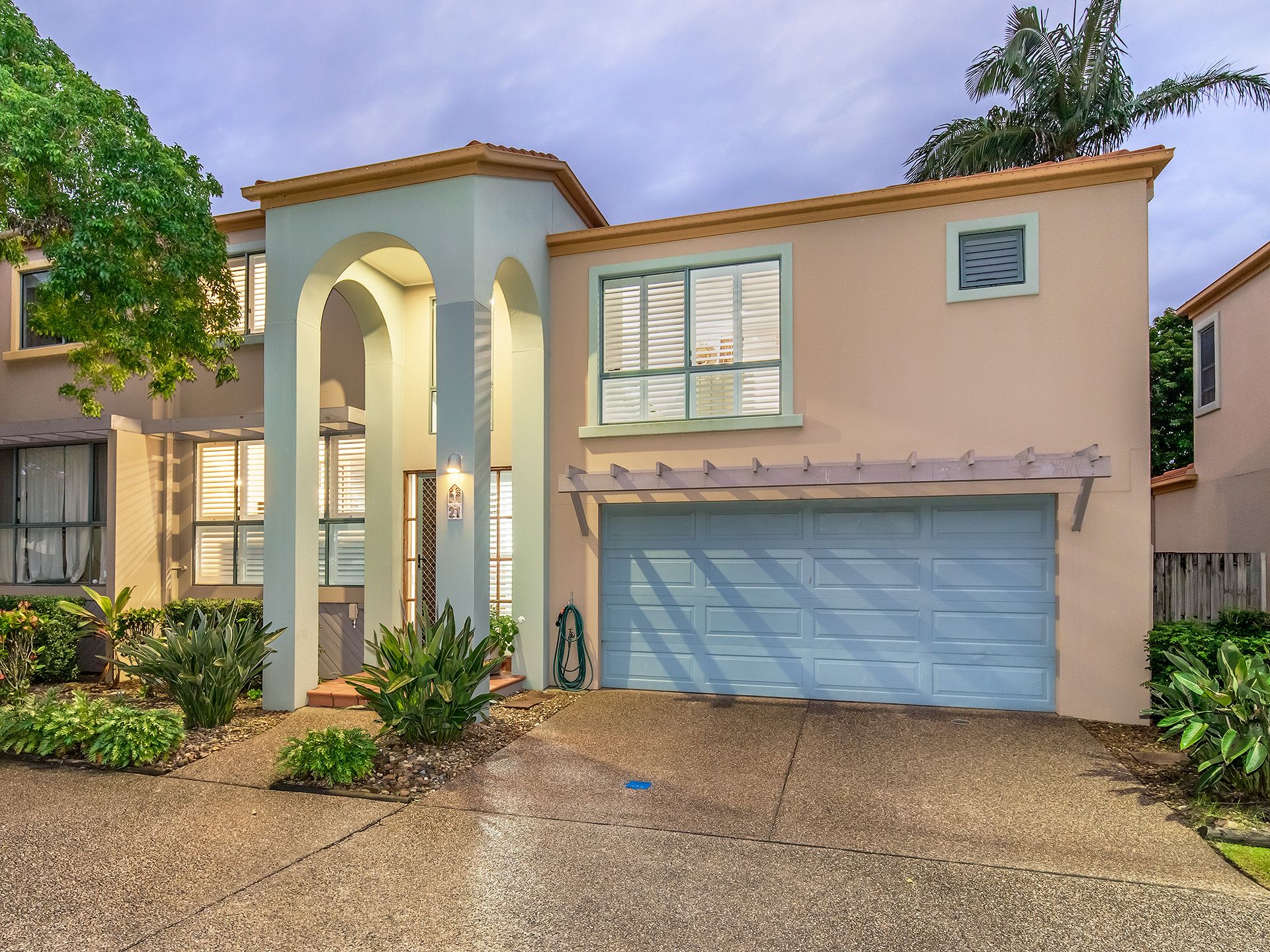 21/20 Fairway Drive, Clear Island Waters Astras Prestige Property