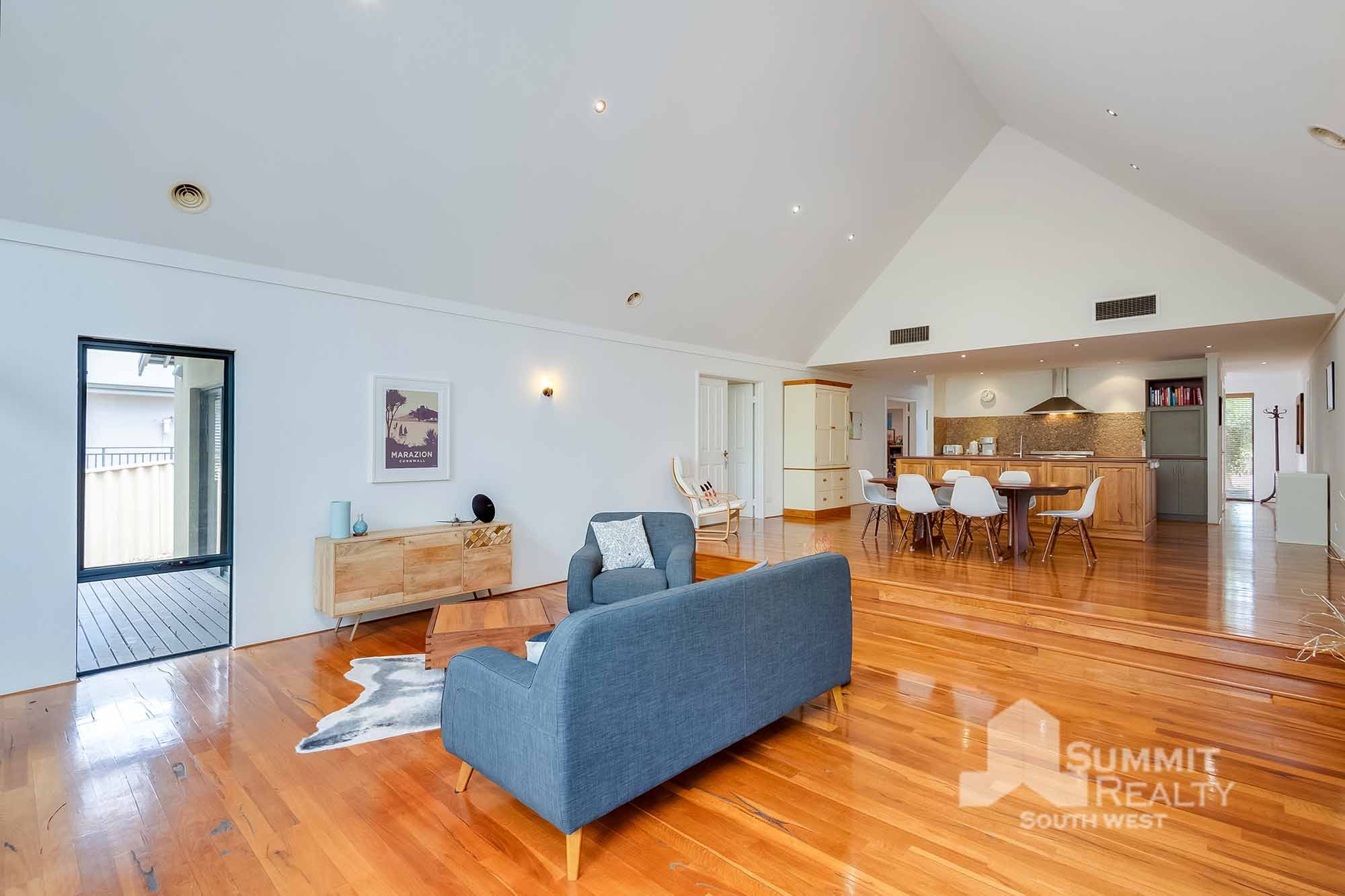 Real Estate For Sale 17 Gascoyne Circle Millbridge , WA