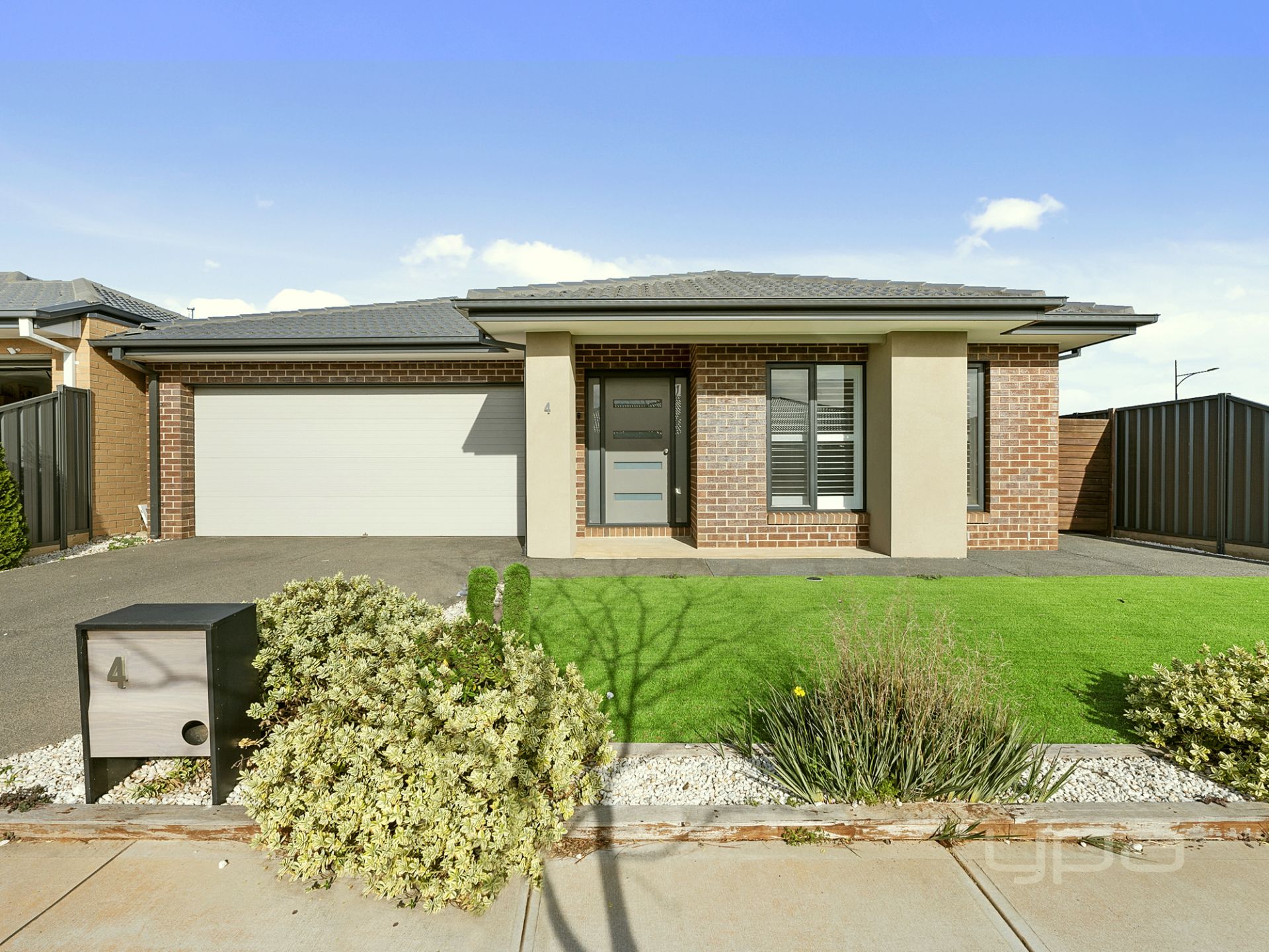 4 Knebworth Drive, Strathtulloh YPA Estate Agents