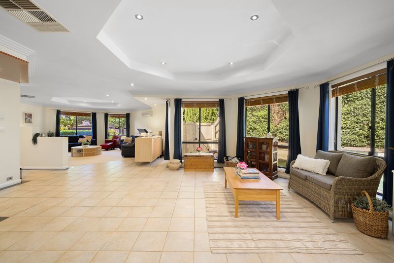 Real Estate For Sale 54 Katherine Avenue Amaroo , ACT