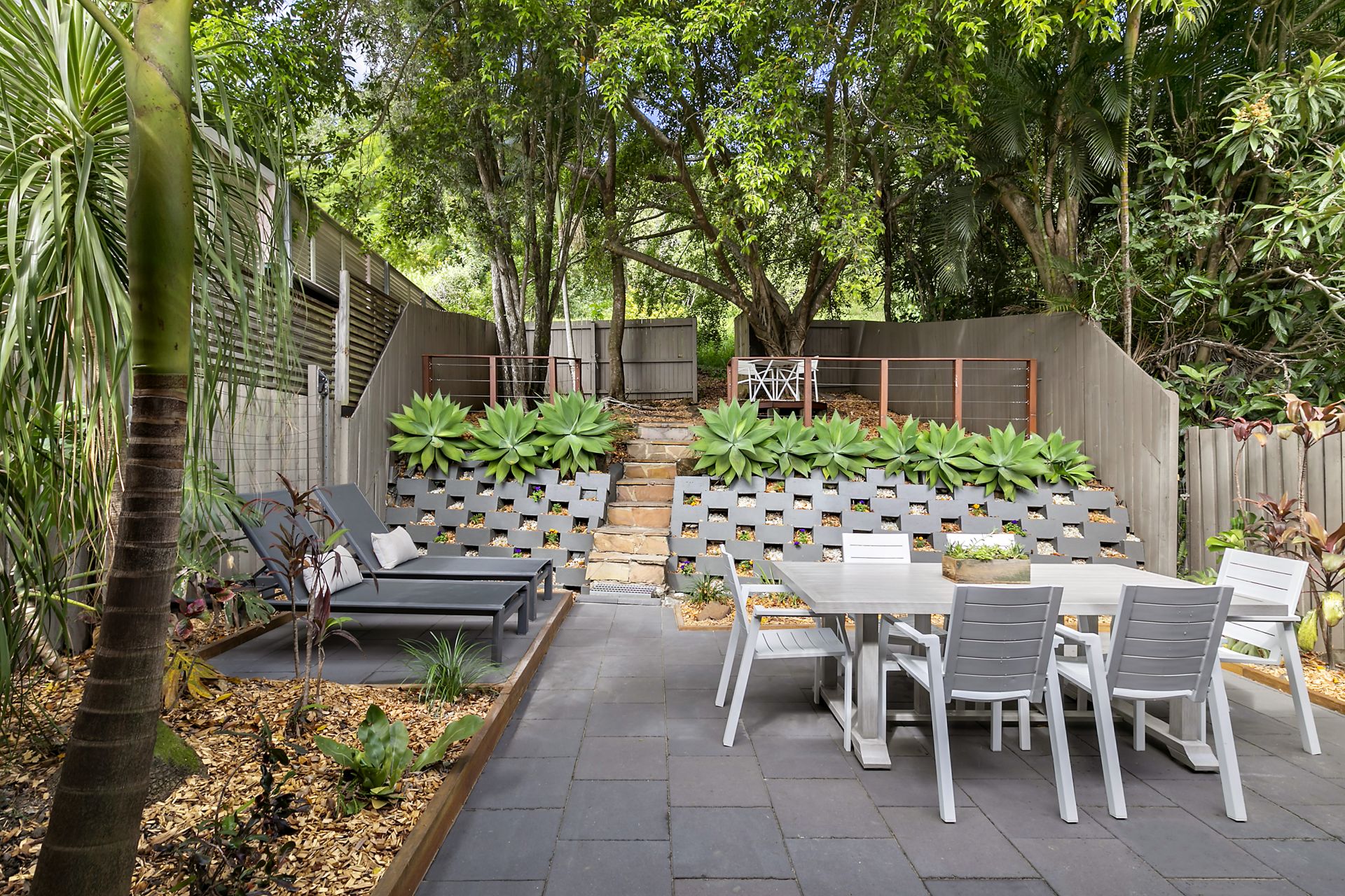 Real Estate For Sale 2/3 Fleay Court Burleigh Heads , QLD