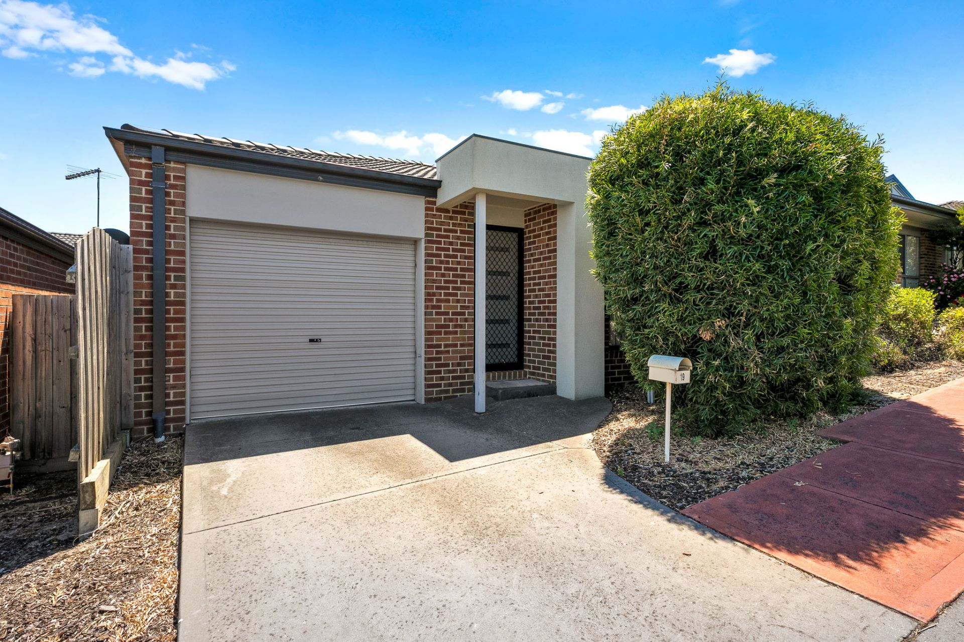 19/11 Hawk Avenue, Pakenham OBrien Real Estate
