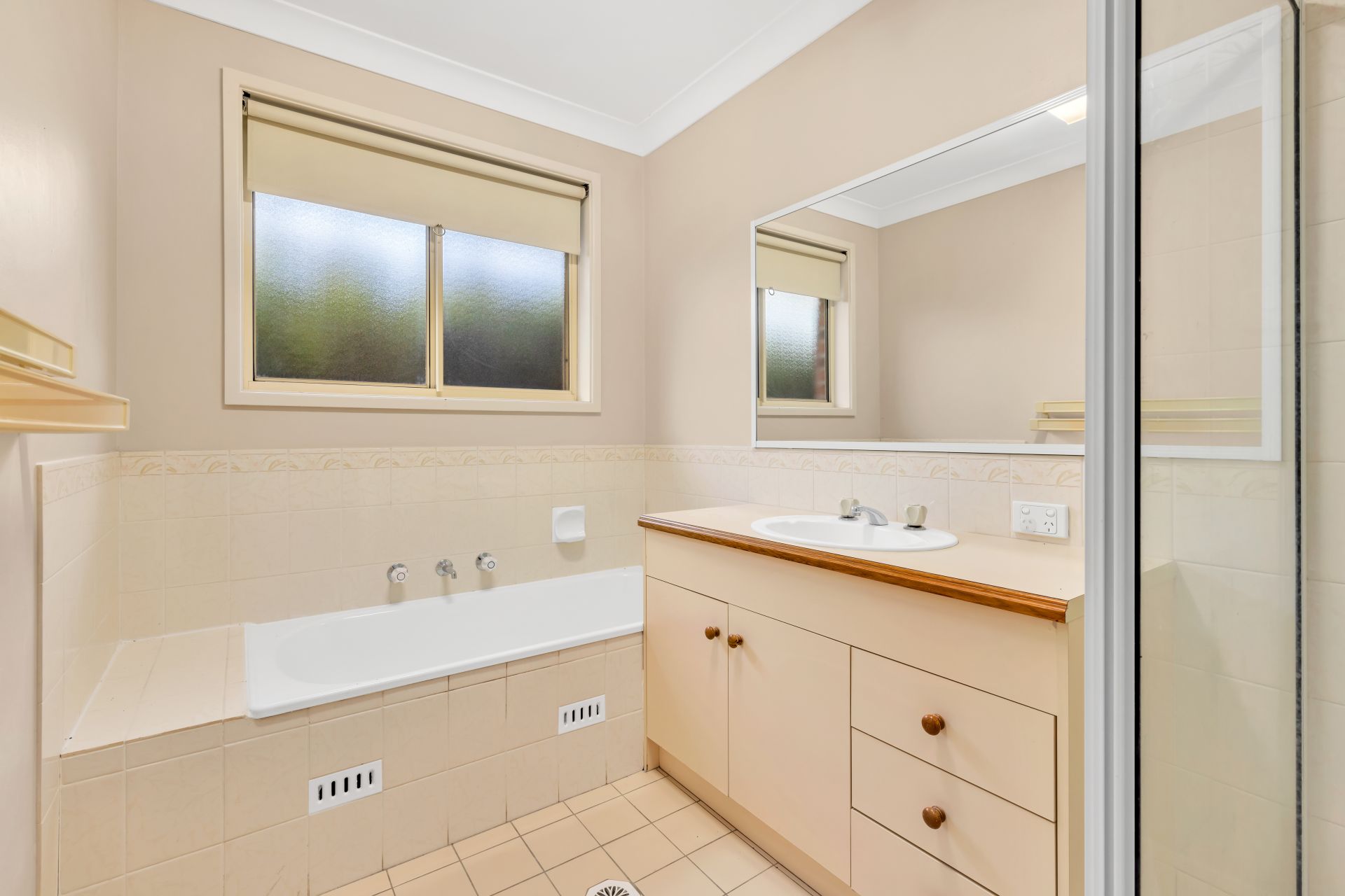 Real Estate For Lease 6 Albert Street Mcgraths Hill , NSW