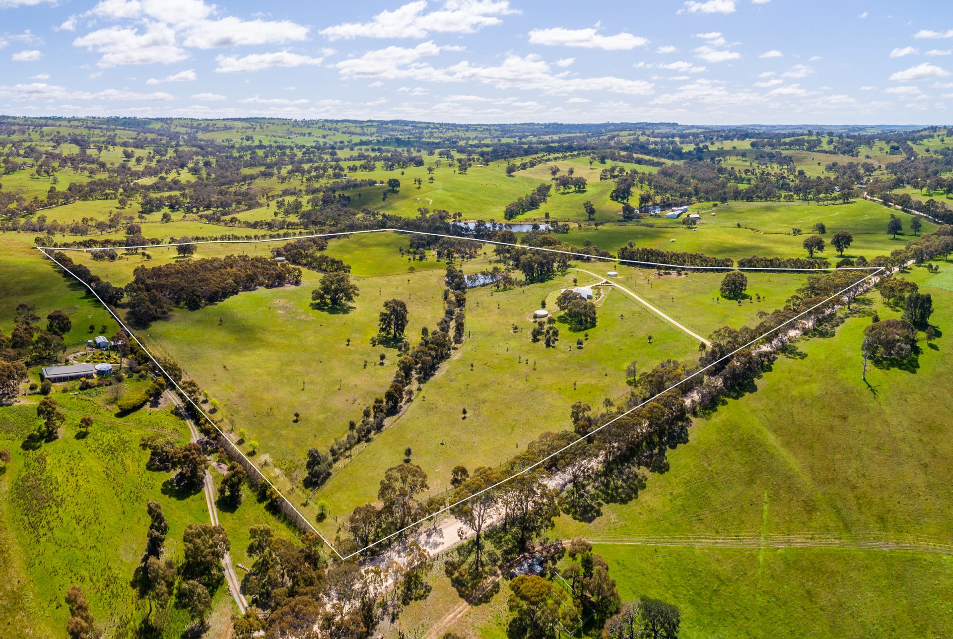 1433 Harrogate Road, Harrogate Adcock Real Estate