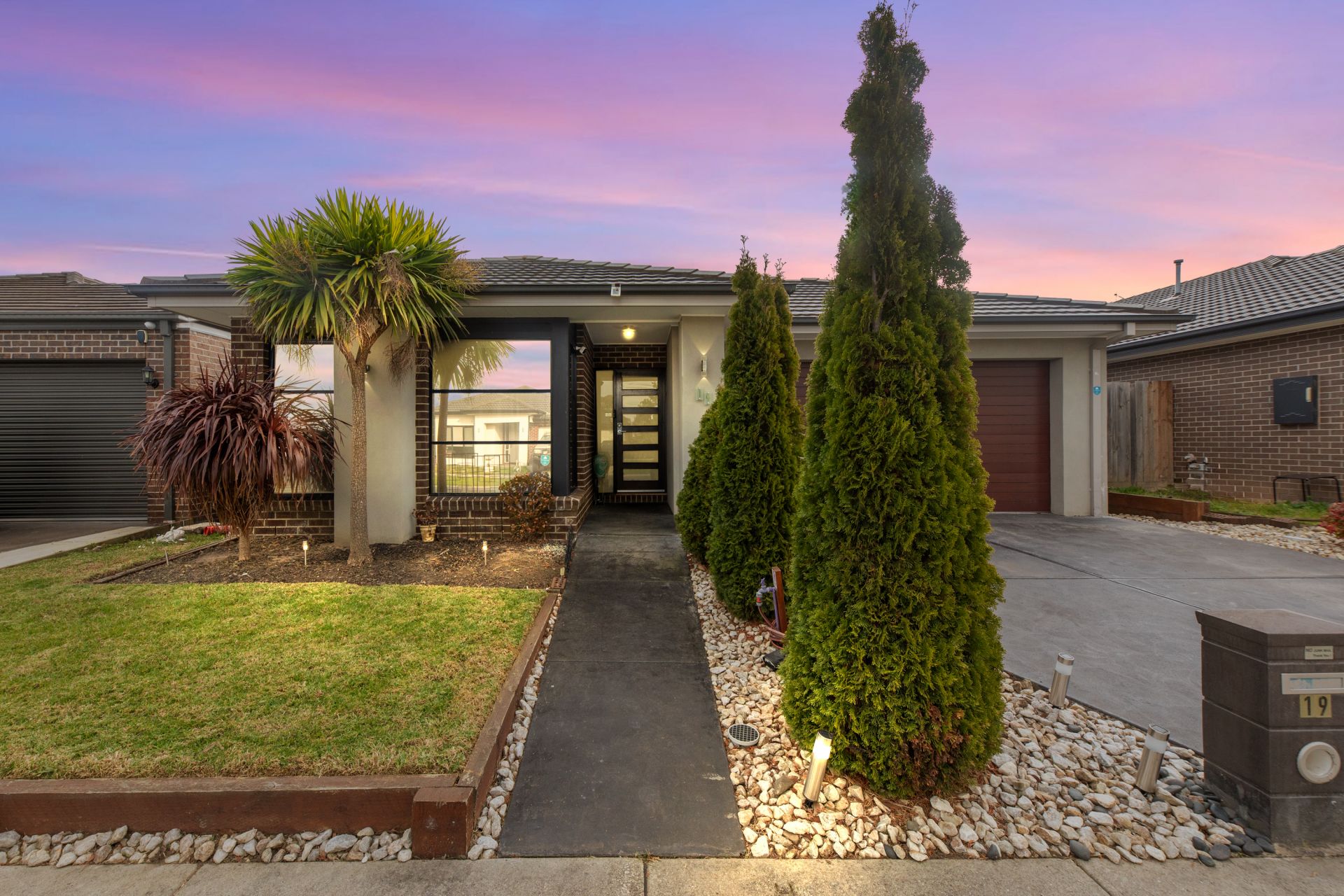 19 Peridot Avenue, Officer OBrien Real Estate