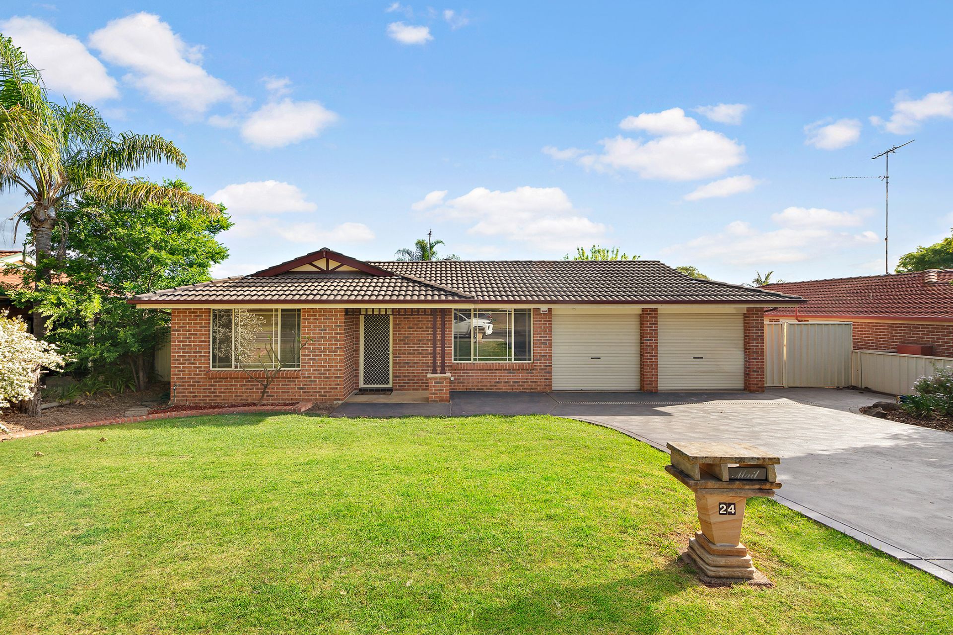 Real Estate For Sale 24 Tramway Drive Currans Hill , NSW