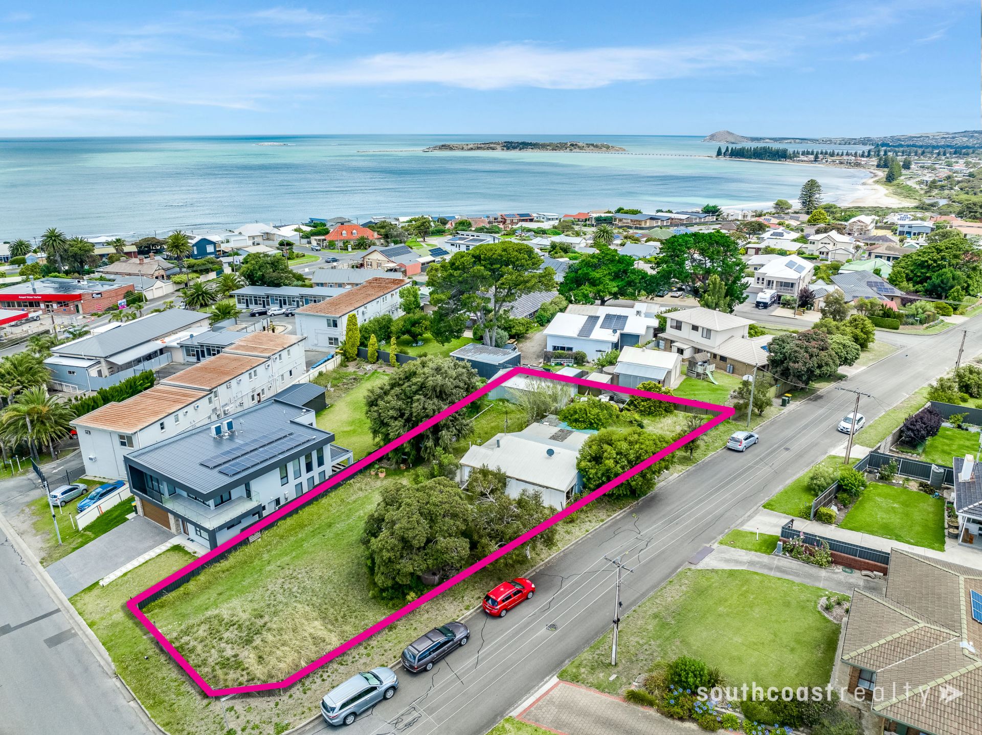 4 Dundalk Avenue, McCracken South Coast Realty