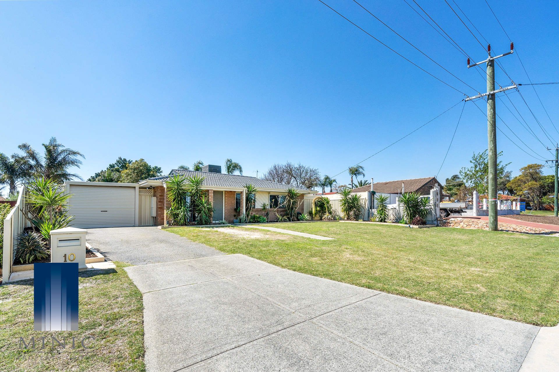 Real Estate For Sale 10 Greenough Way Gosnells , WA