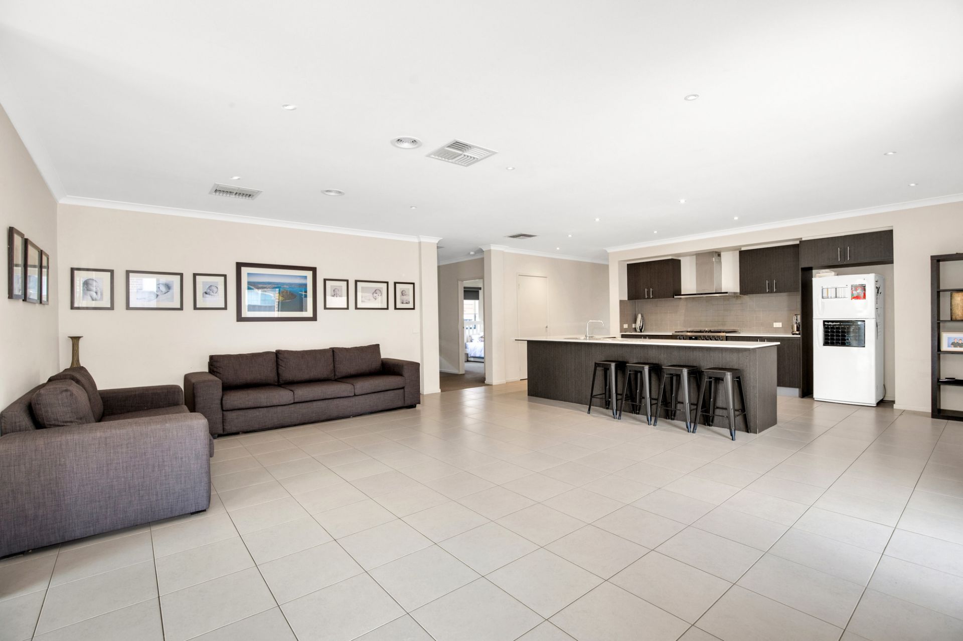 15 Ashburton Ave, Manor Lakes OBrien Real Estate