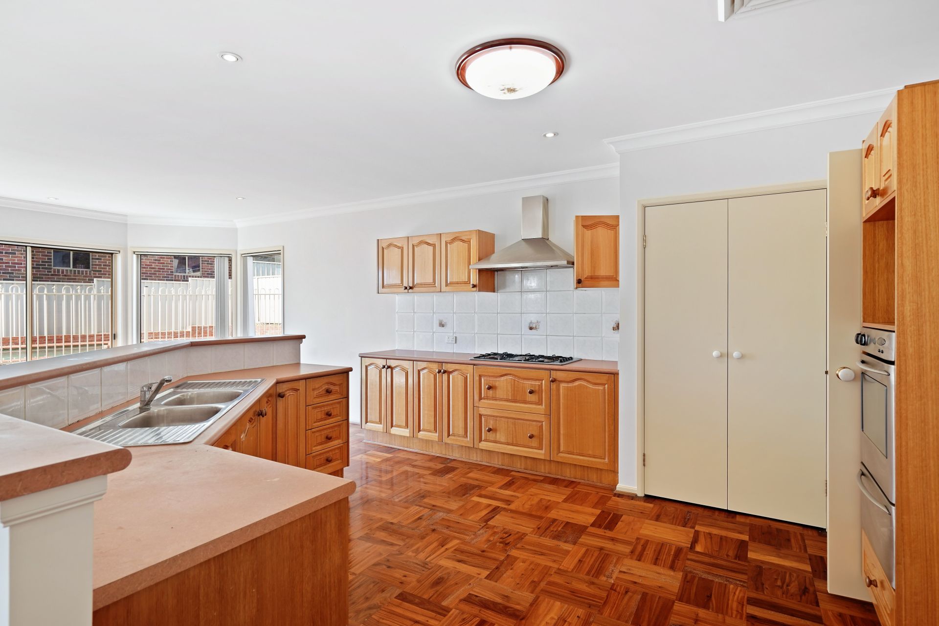 Real Estate For Lease 5 Bromley Court Lake Haven , NSW