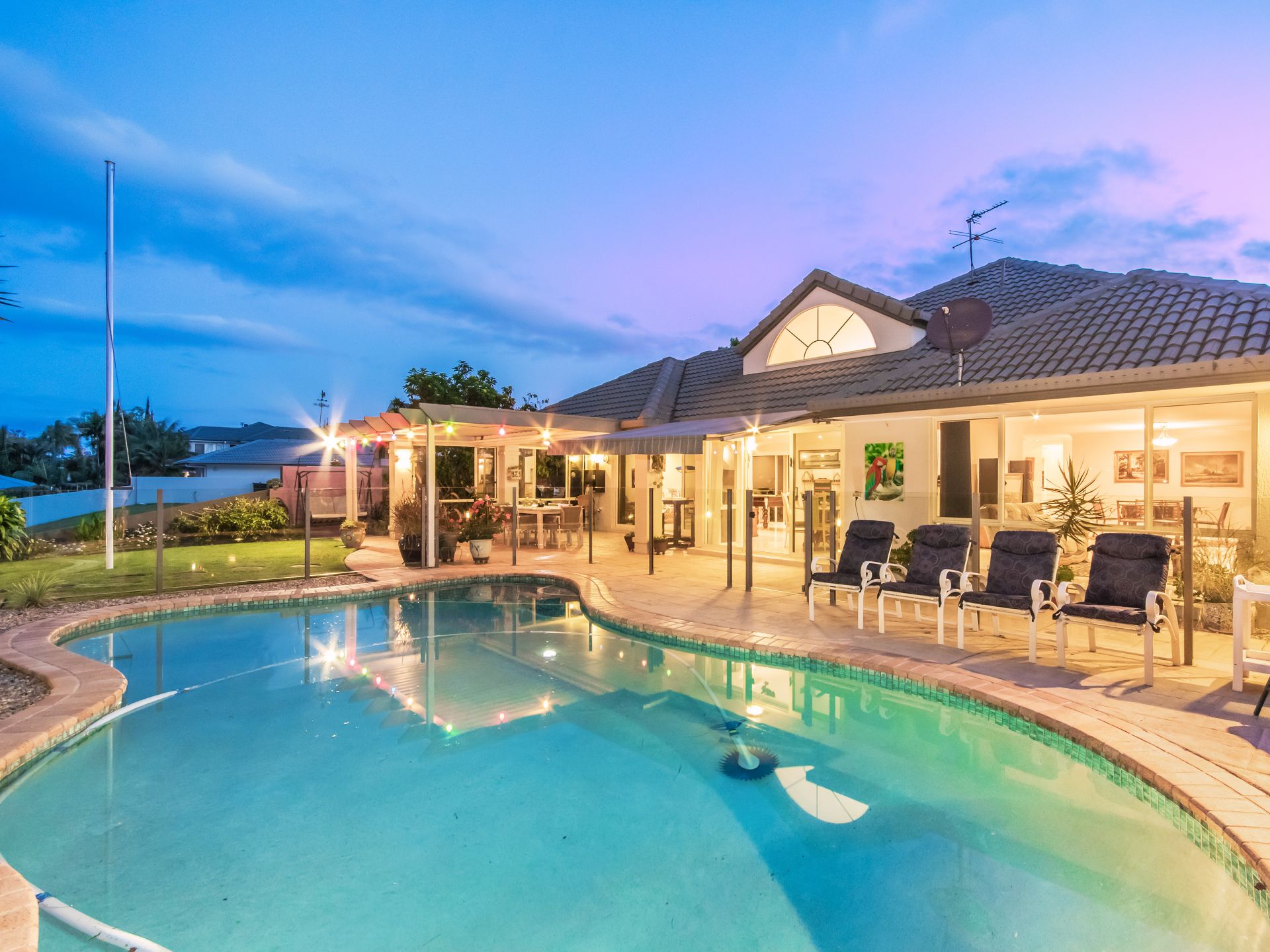 63 Santa Cruz Boulevard, Clear Island Waters Astras Prestige Property