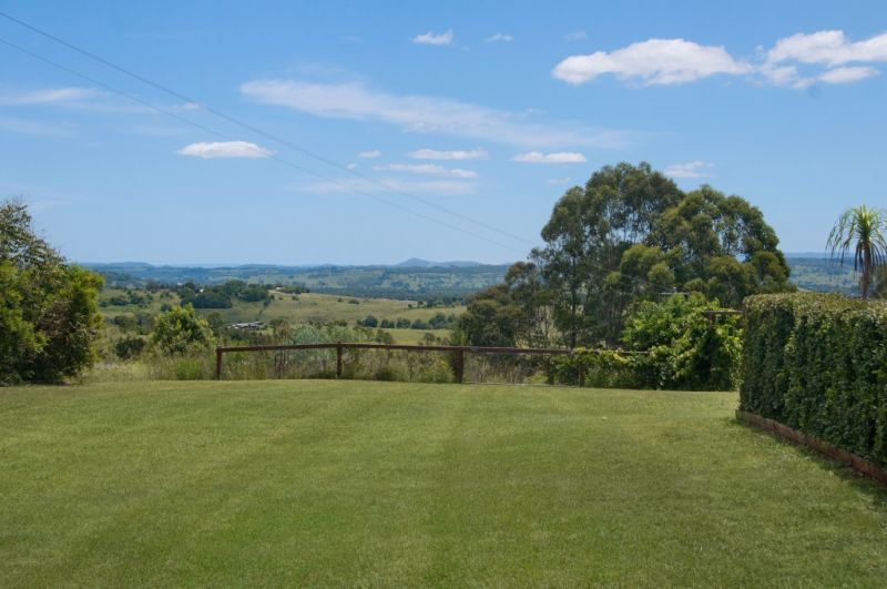 2 Satinwood Drive, McLeans Ridges Lois Buckett Real Estate