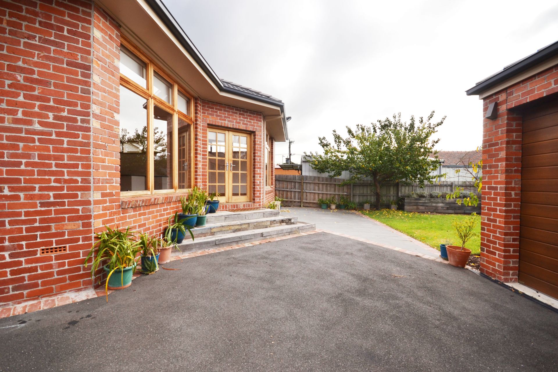 Real Estate For Lease 6 Charlton Crescent Reservoir , VIC