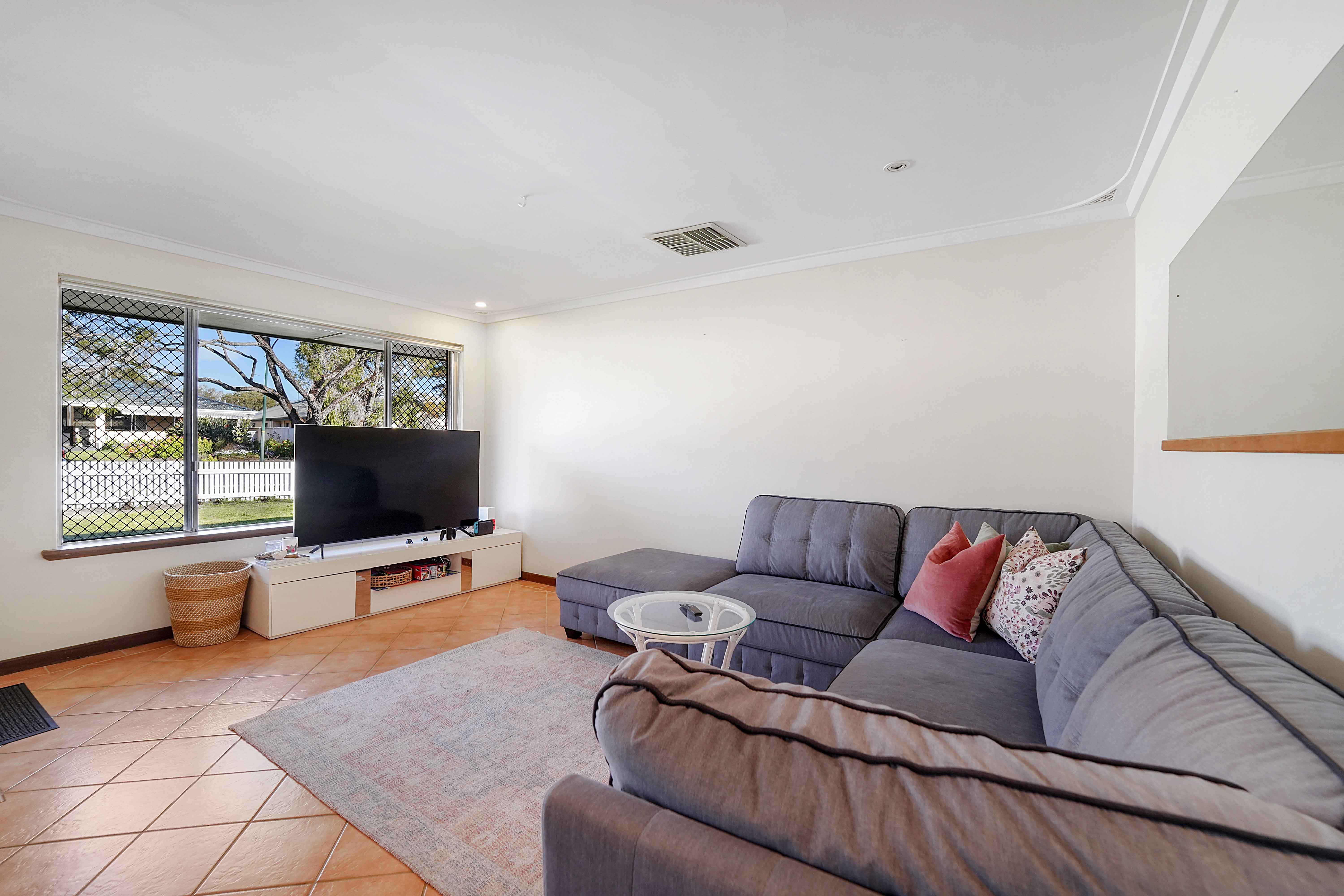 Real Estate For Lease 109b Sussex Street East Victoria Park , WA