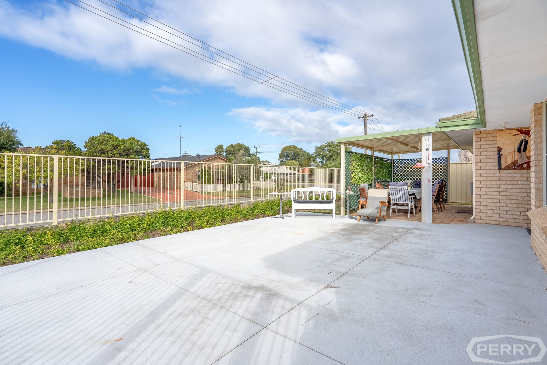 2/30 Beam Road, Mandurah H.& N. PERRY