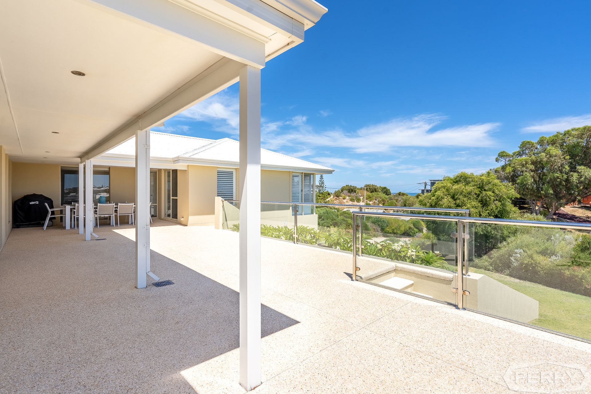 11 Oceanic Drive, Dawesville H.& N. PERRY