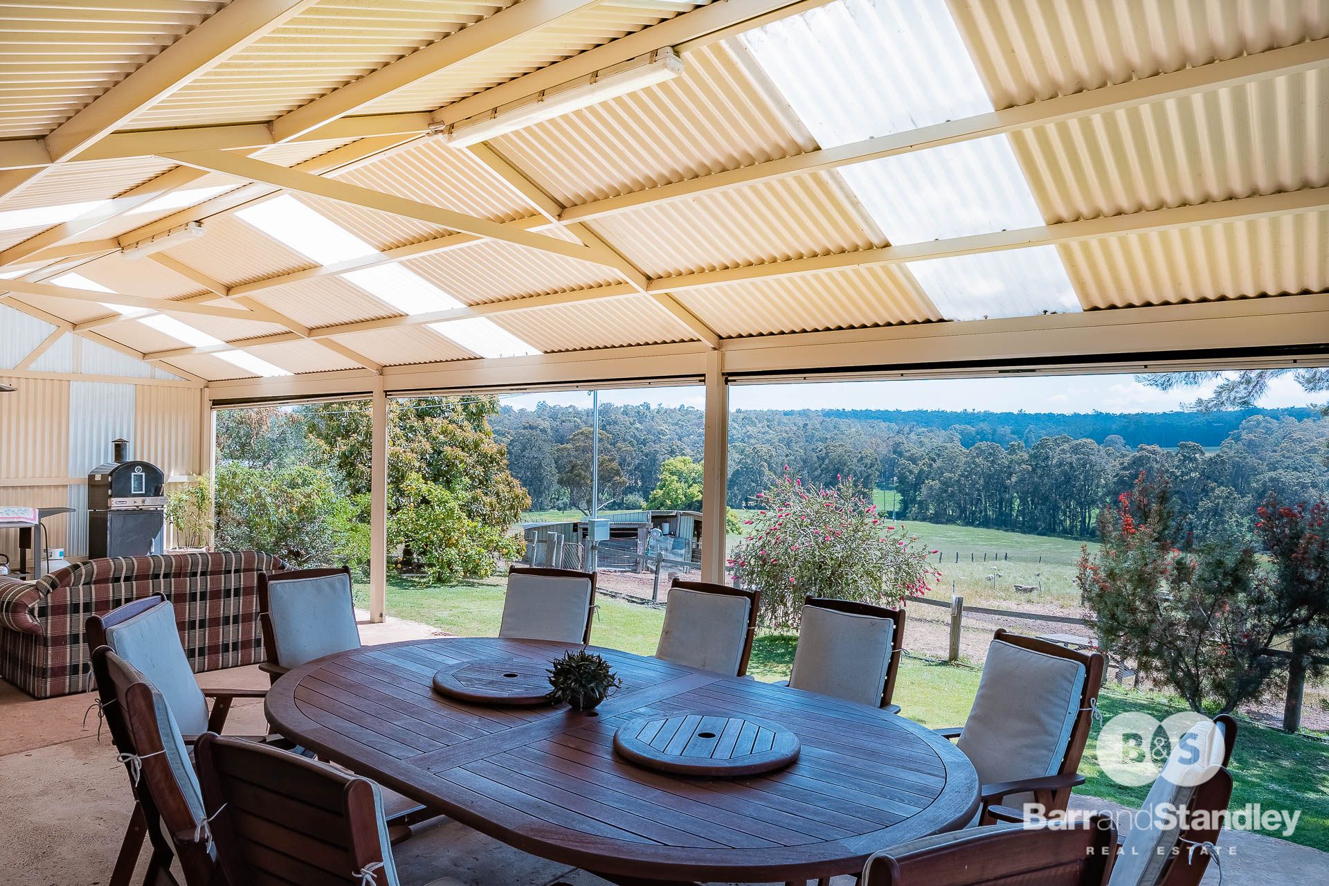 2141 Goodwood Road Paynedale , WA