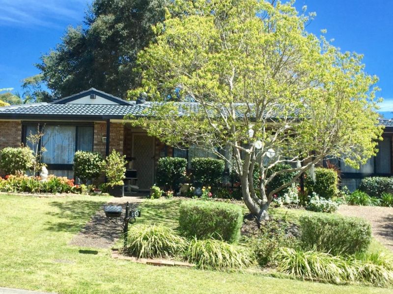 24 Chisholm Crescent, Blaxland Chapman Real Estate