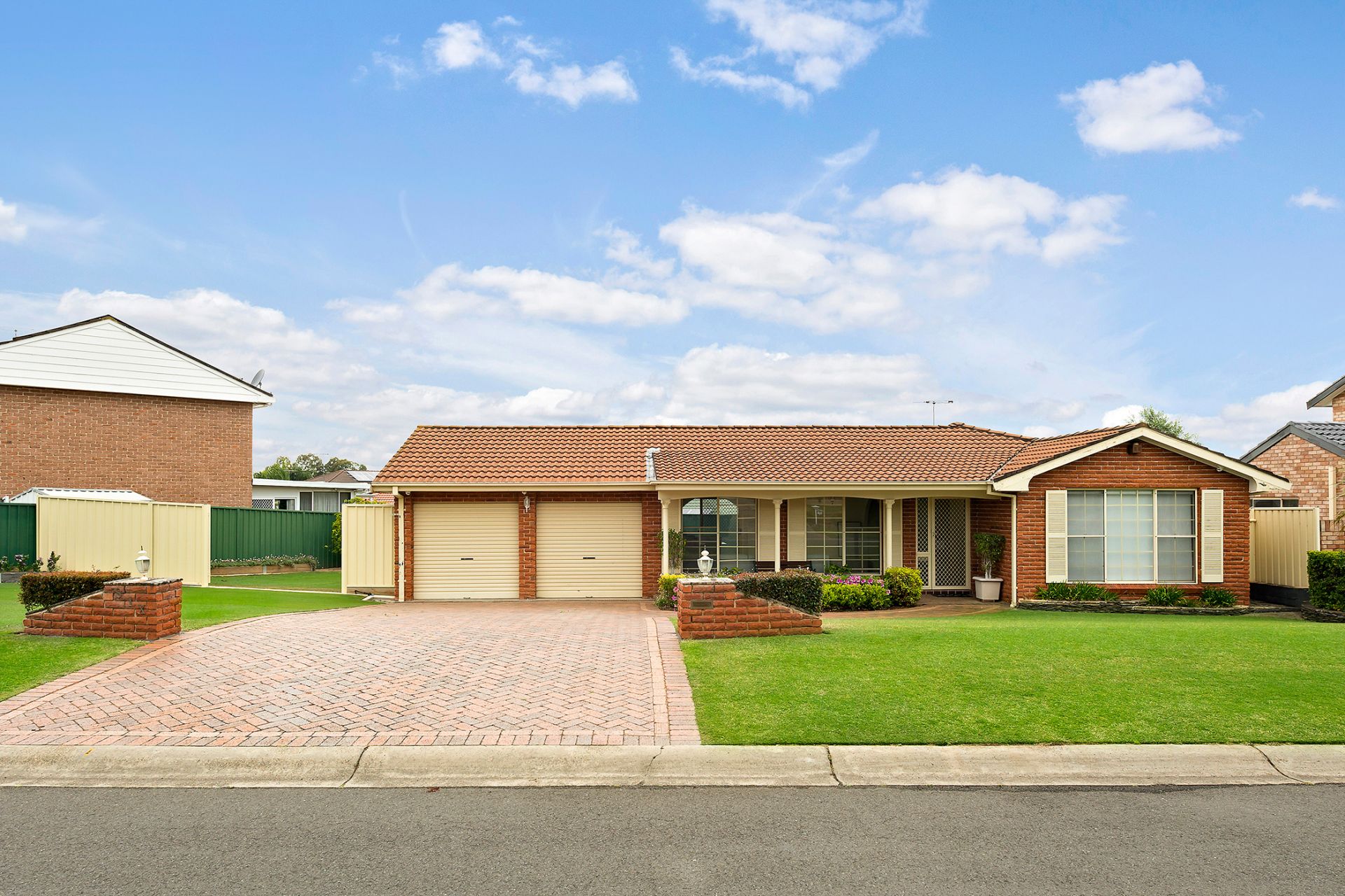 Real Estate For Sale 6 Mackenzie Place Kearns , NSW