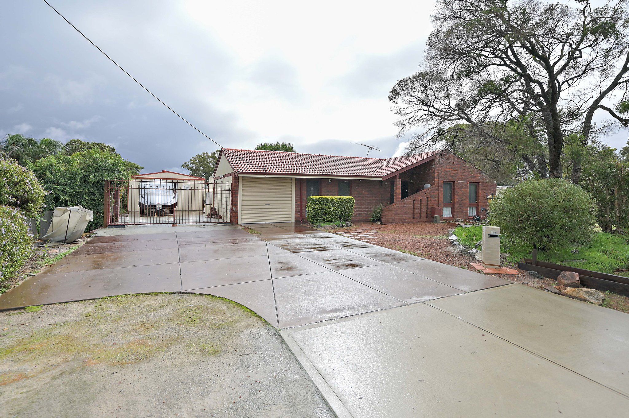 Real Estate For Sale 12 Chelsfield Street Gosnells , WA