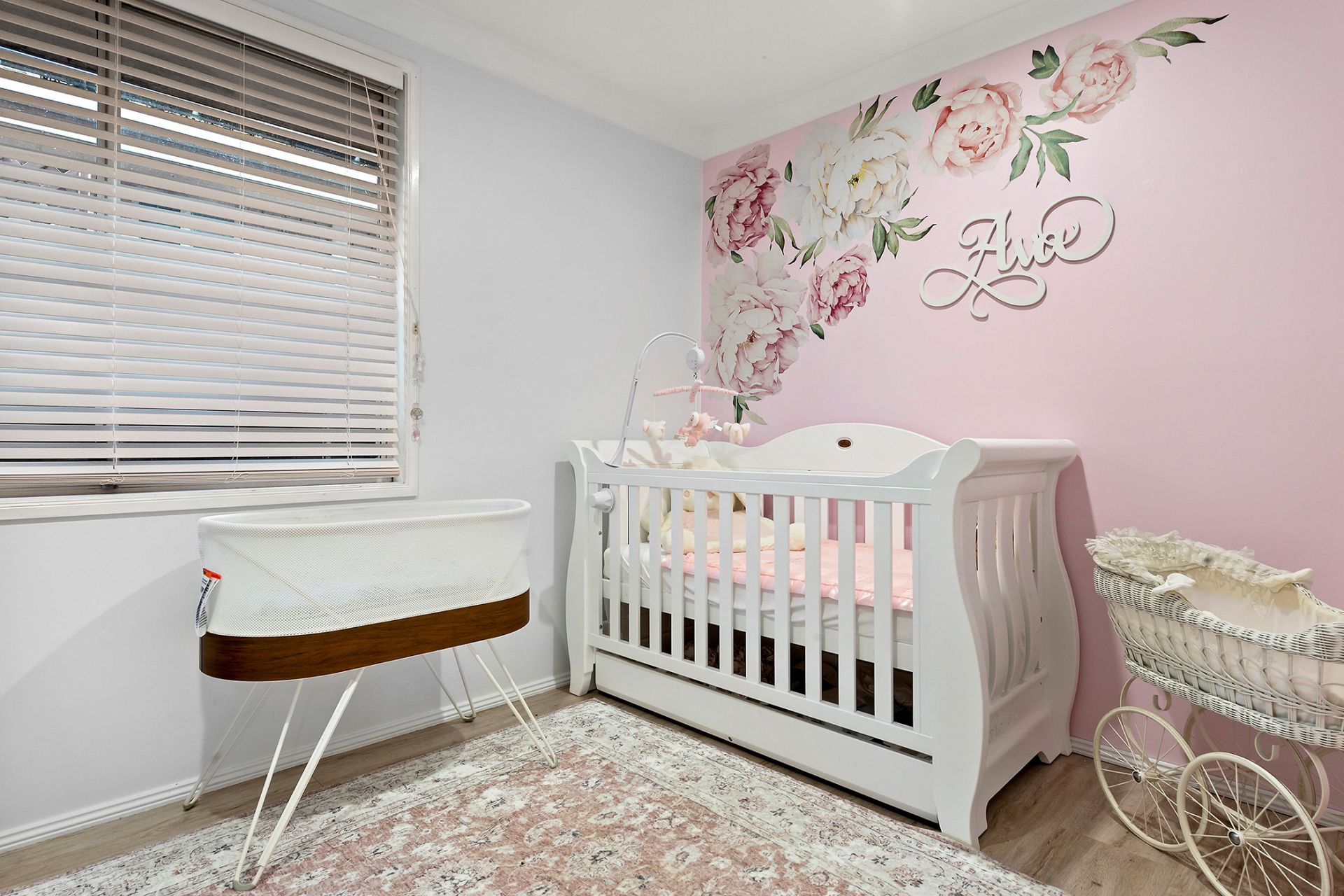 Real Estate For Lease 4 Wardle Close Currans Hill , NSW