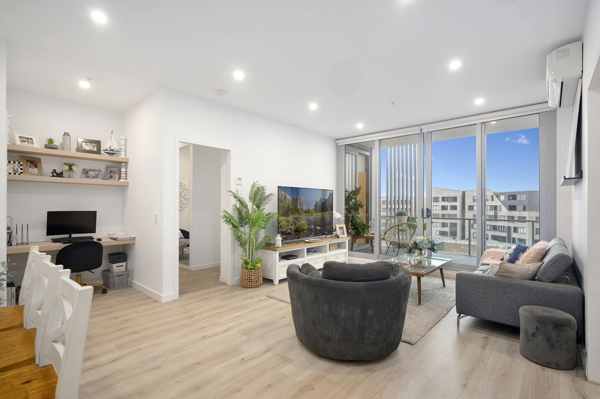 210/8 Aviators Way, Penrith Morton