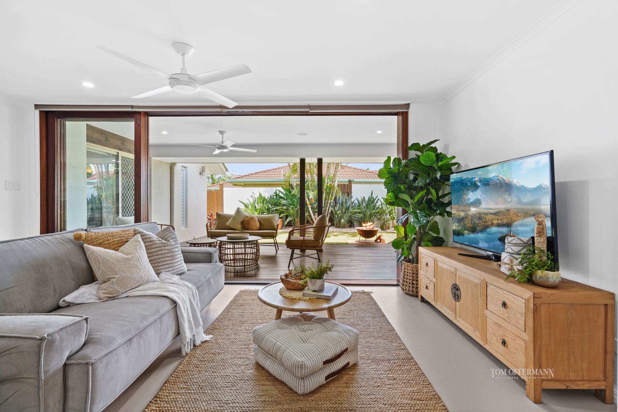 Real Estate For Sale 90 Outlook Drive Tewantin , QLD