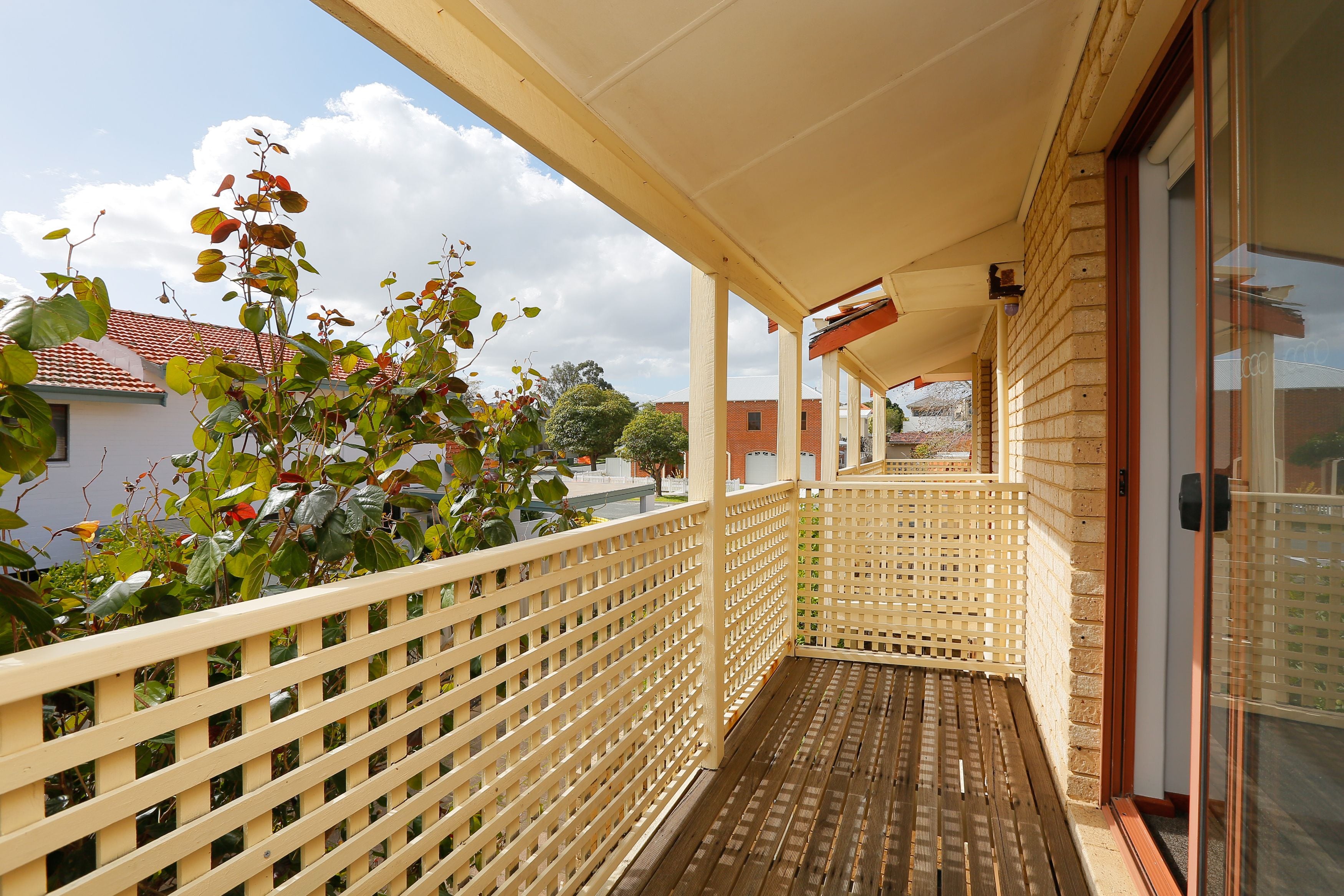 Real Estate For Sale 3/25 Leonora Street Como , WA