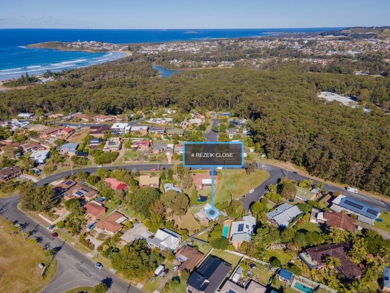 Real Estate For Sale 4 Rezeik Close Safety Beach , NSW
