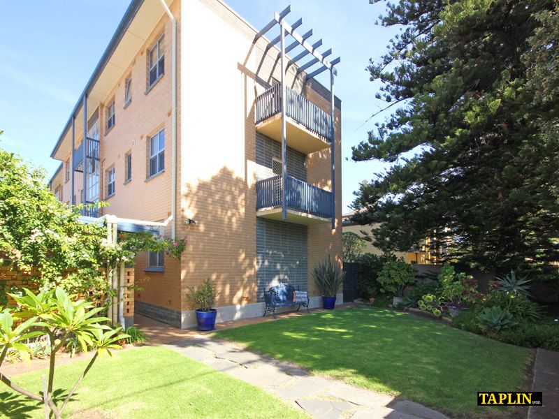 10/18 Robert Street, Glenelg South Taplin Real Estate