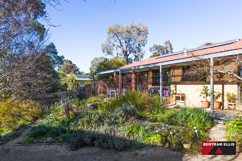 Real Estate For Sale 8 Casey Crescent Calwell , ACT