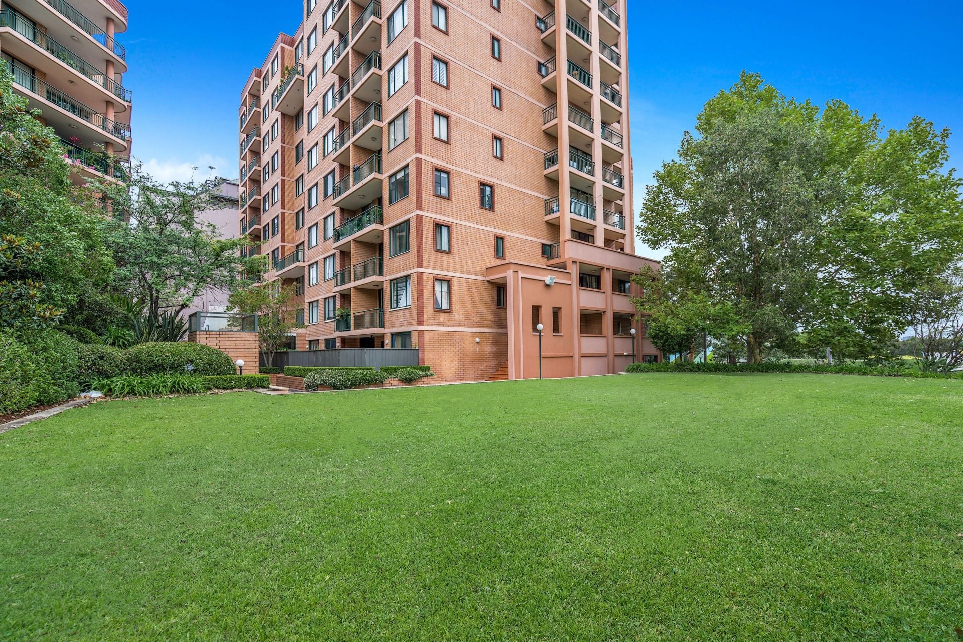 92/156164 Chalmers Street Surry Hills NSW 2010 Apartment for Rent
