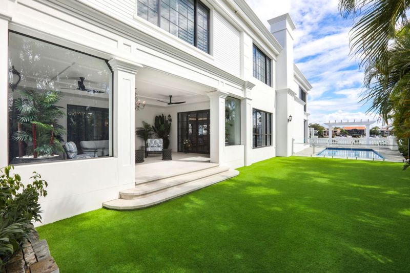 101 Commodore Drive, PARADISE WATERS Amir Prestige Group