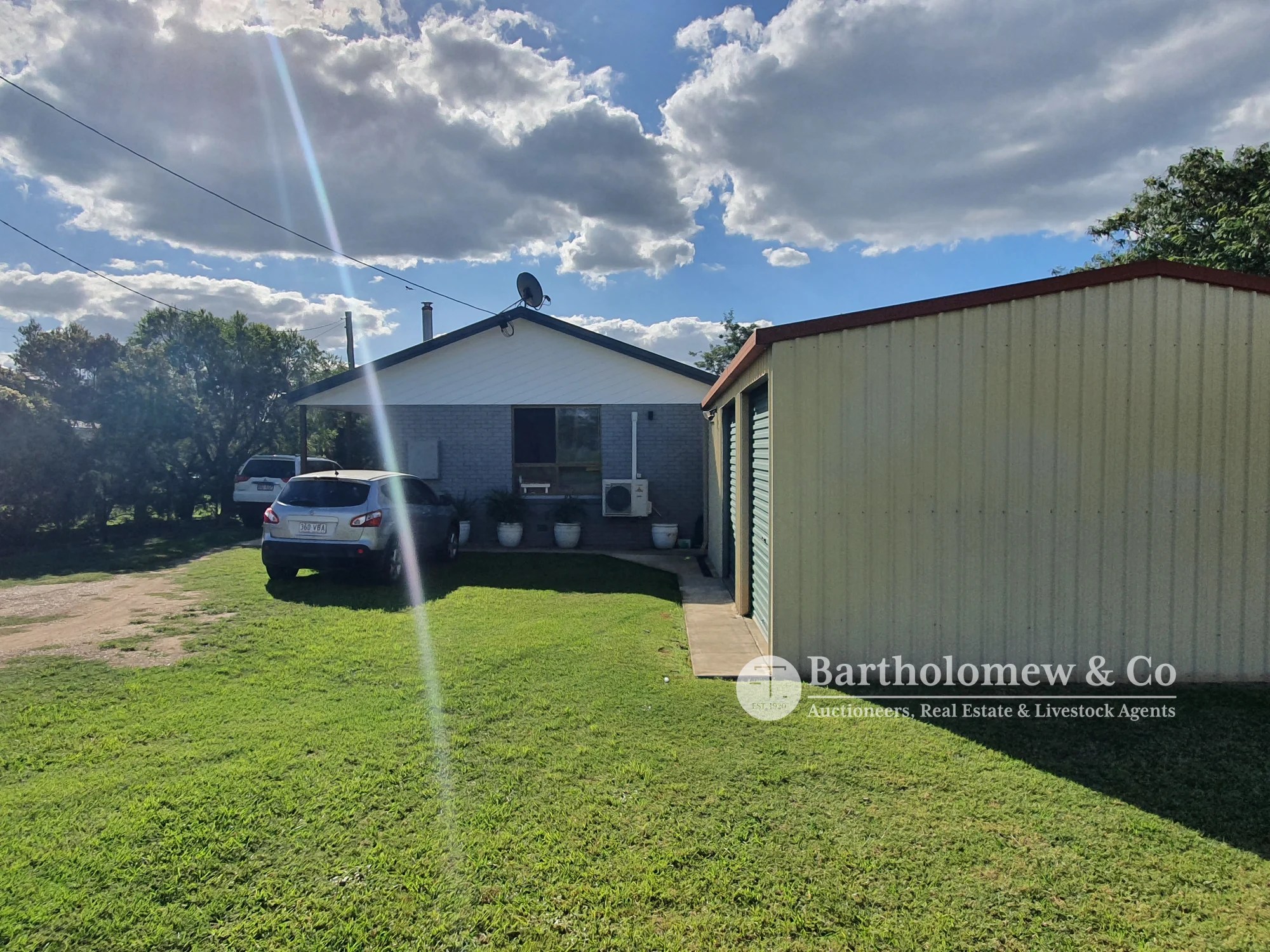 Real Estate For Sale 33 Hall Street Peak Crossing , QLD