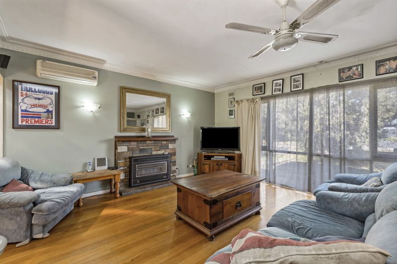 17 Bracken Grove, ALTONA Sweeney Estate Agents