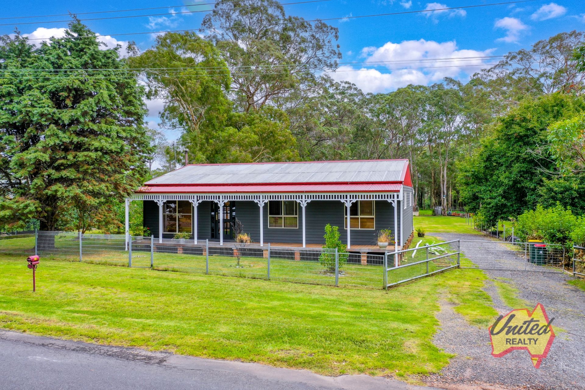16 Binalong Road, Belimbla Park United Realty