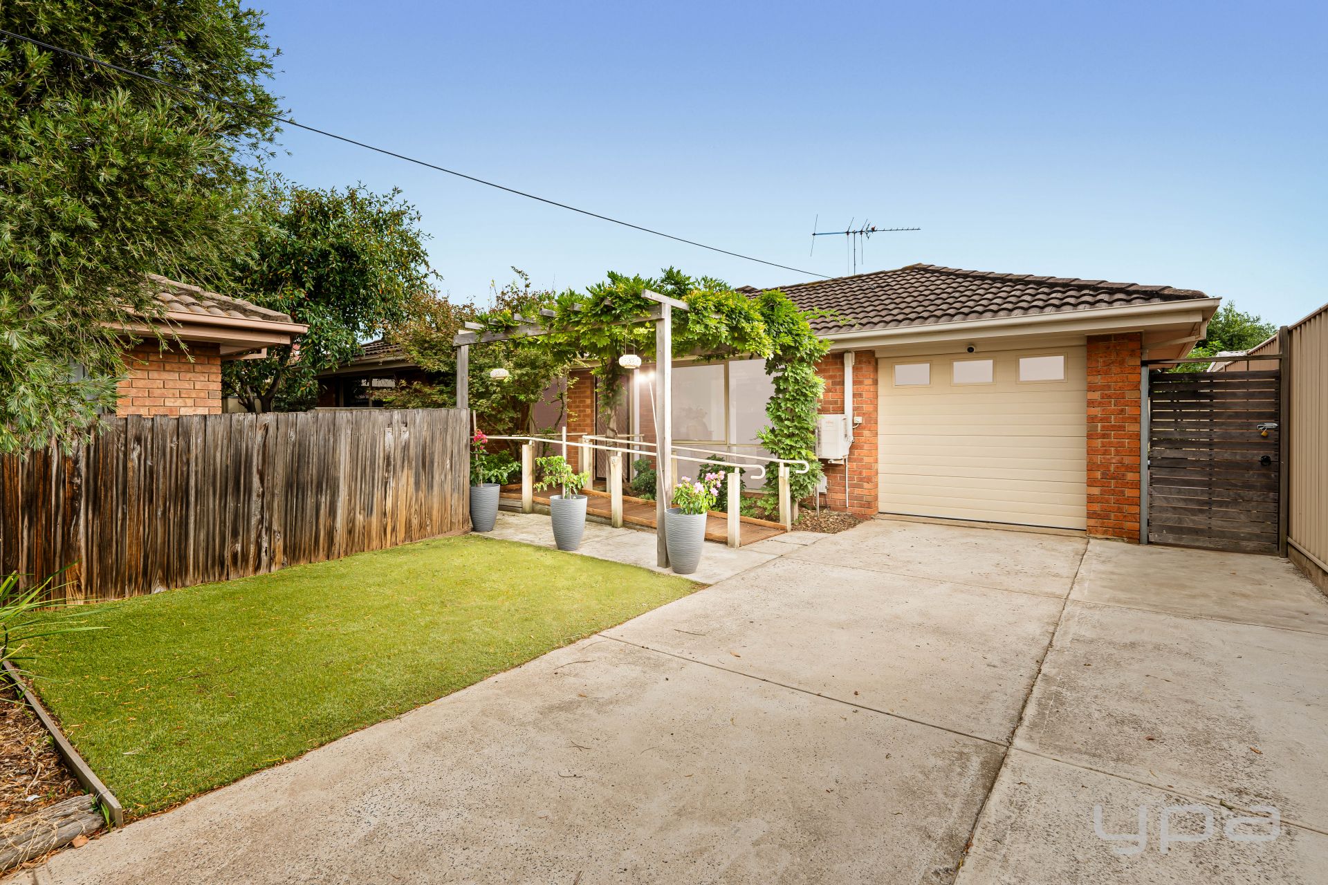 2/48 Duncans Road, Werribee YPA Estate Agents