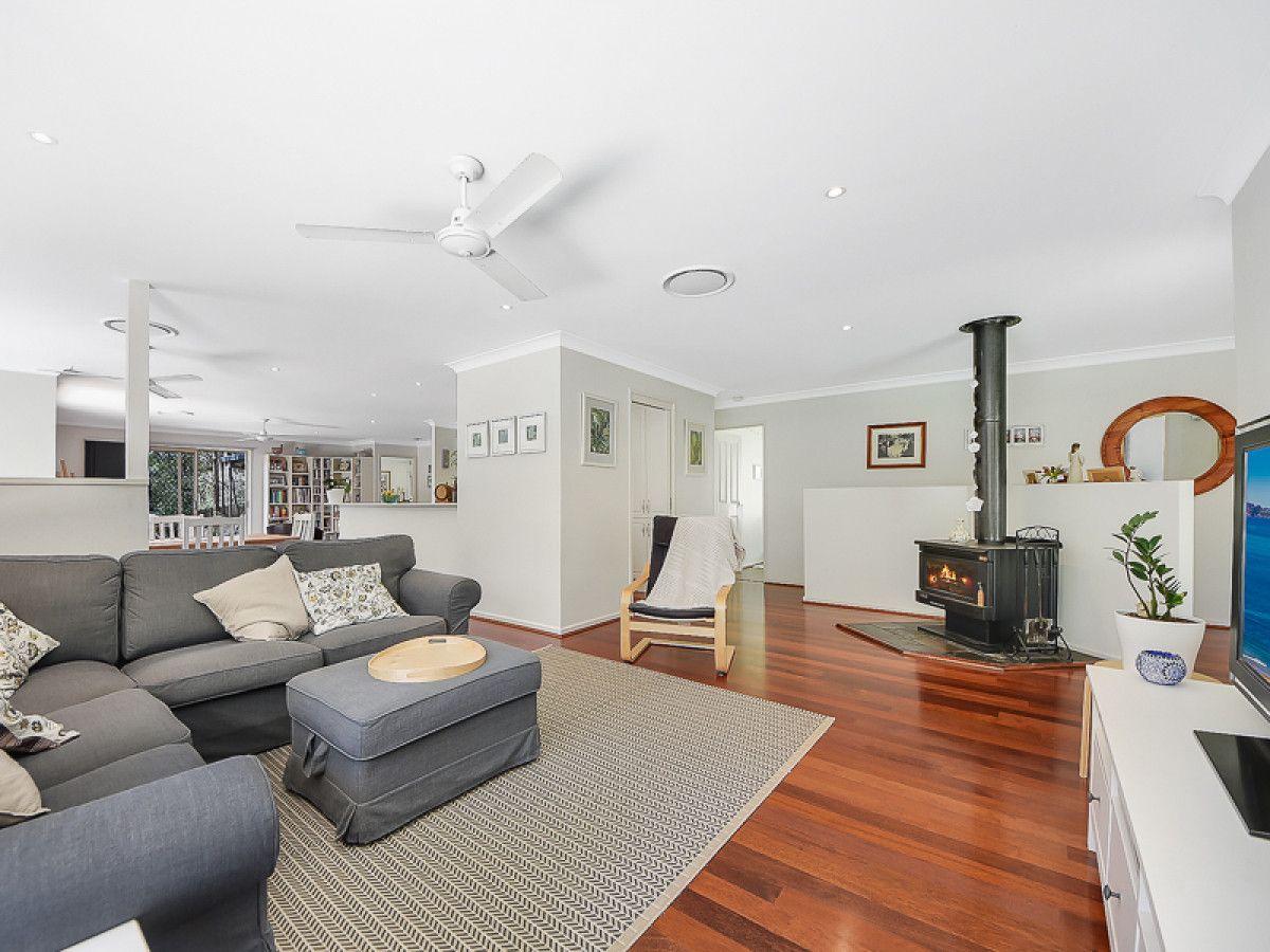 Real Estate For Sale 26 Peppermint Drive Cashmere , QLD