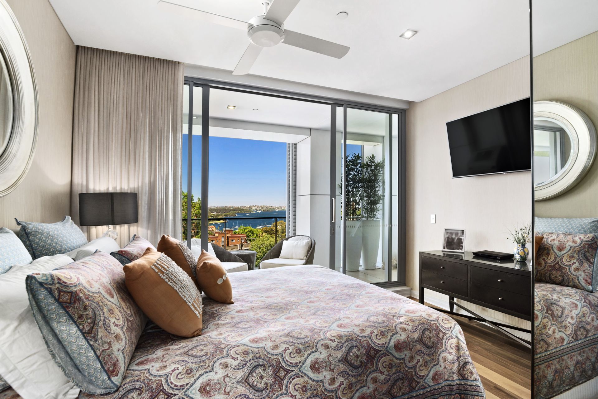 Real Estate For Sale 704/118 Alfred Street Milsons Point , NSW