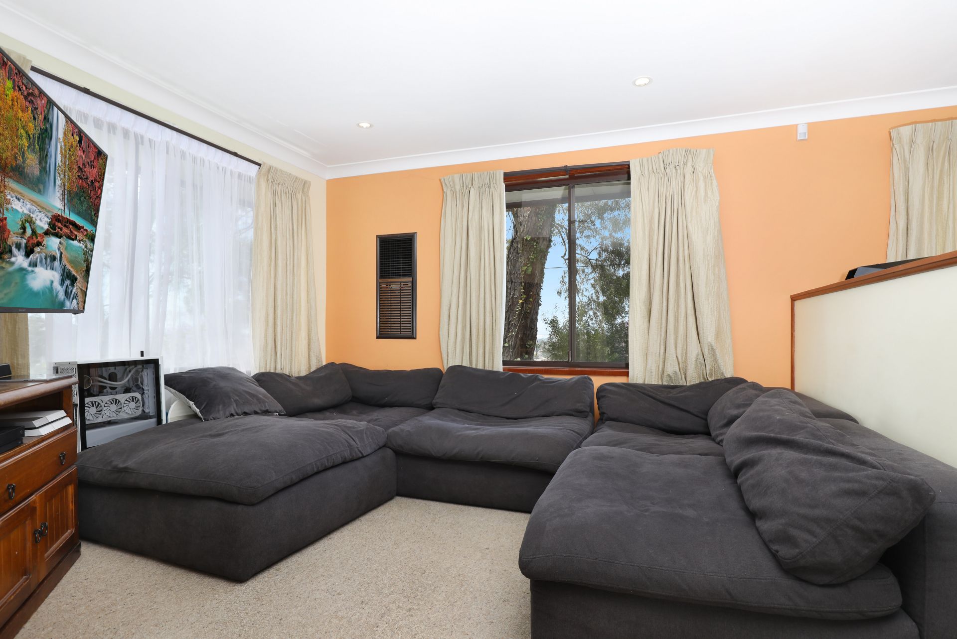 Real Estate For Sale 27 Brendon Avenue Farmborough Heights , NSW