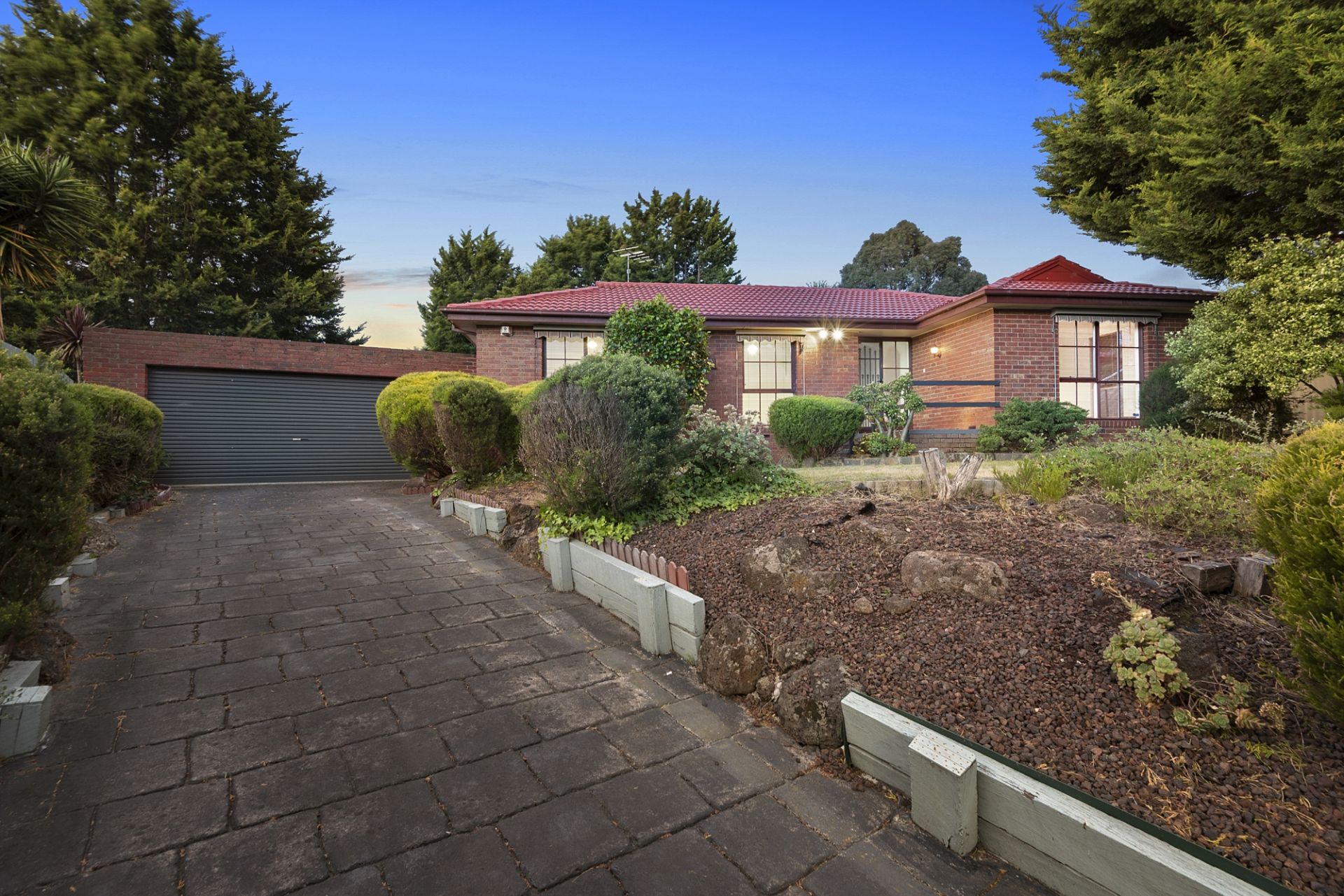 2 Dee Court, Endeavour Hills OBrien Real Estate