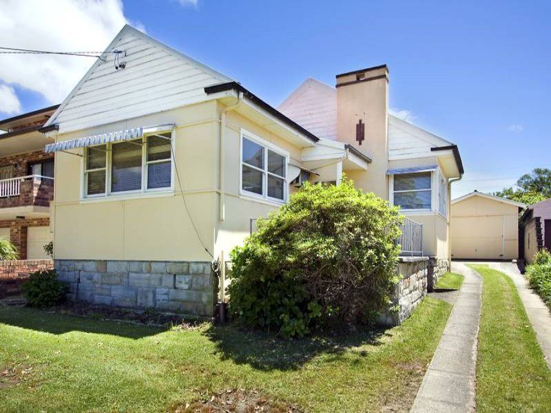 Real Estate For Sale 4 De Chair Road Narraweena , NSW