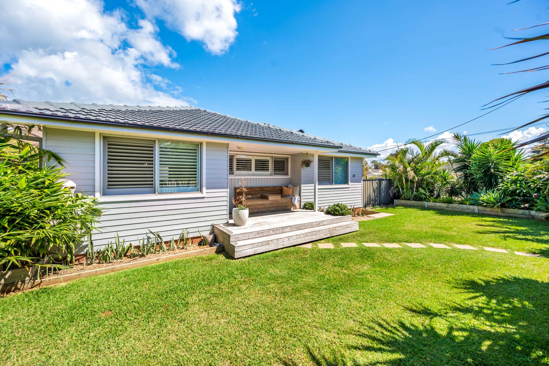 24 Alexander Avenue, Caves Beach 3Realty Lake Macquarie