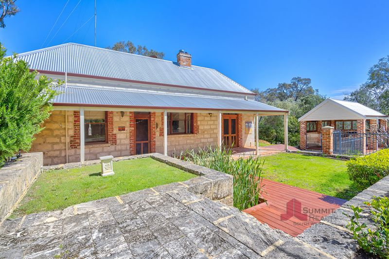 Real Estate For Sale 8 Grosmont Glade Leschenault , WA