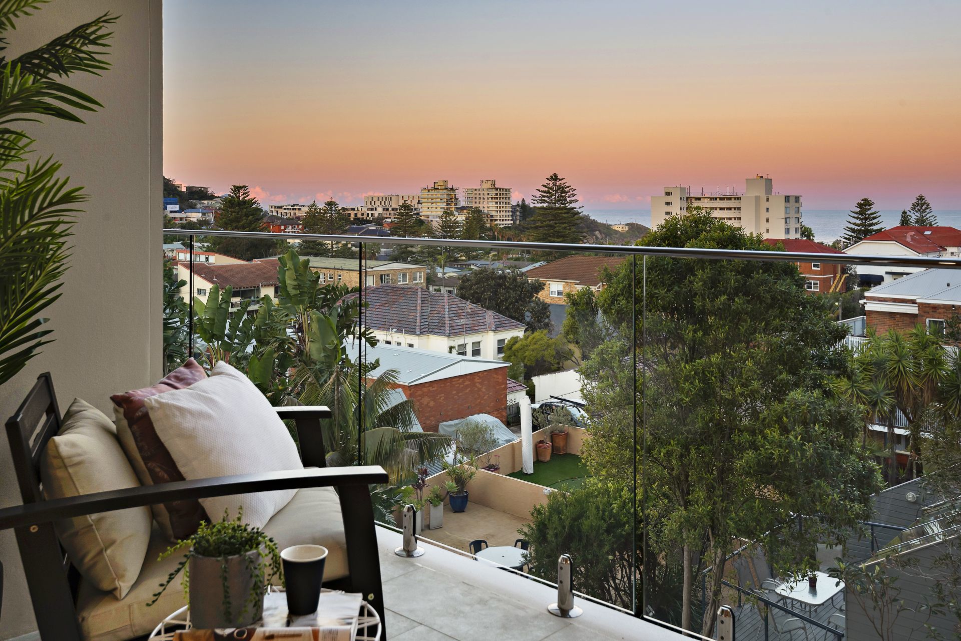 Real Estate For Sale 4/32 Undercliff Road Freshwater , NSW