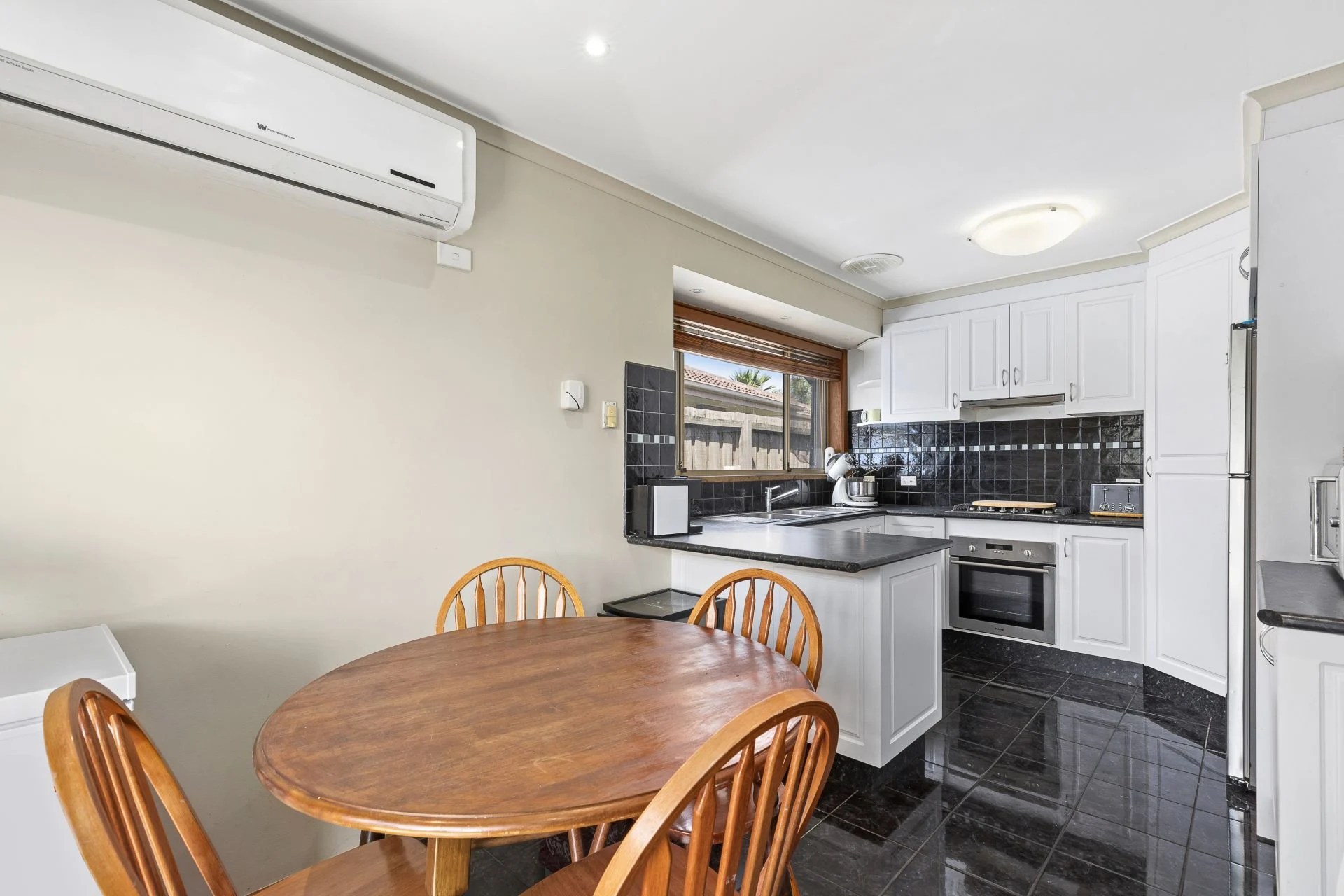 Real Estate For Sale 208 Roycroft Avenue Mill Park , VIC