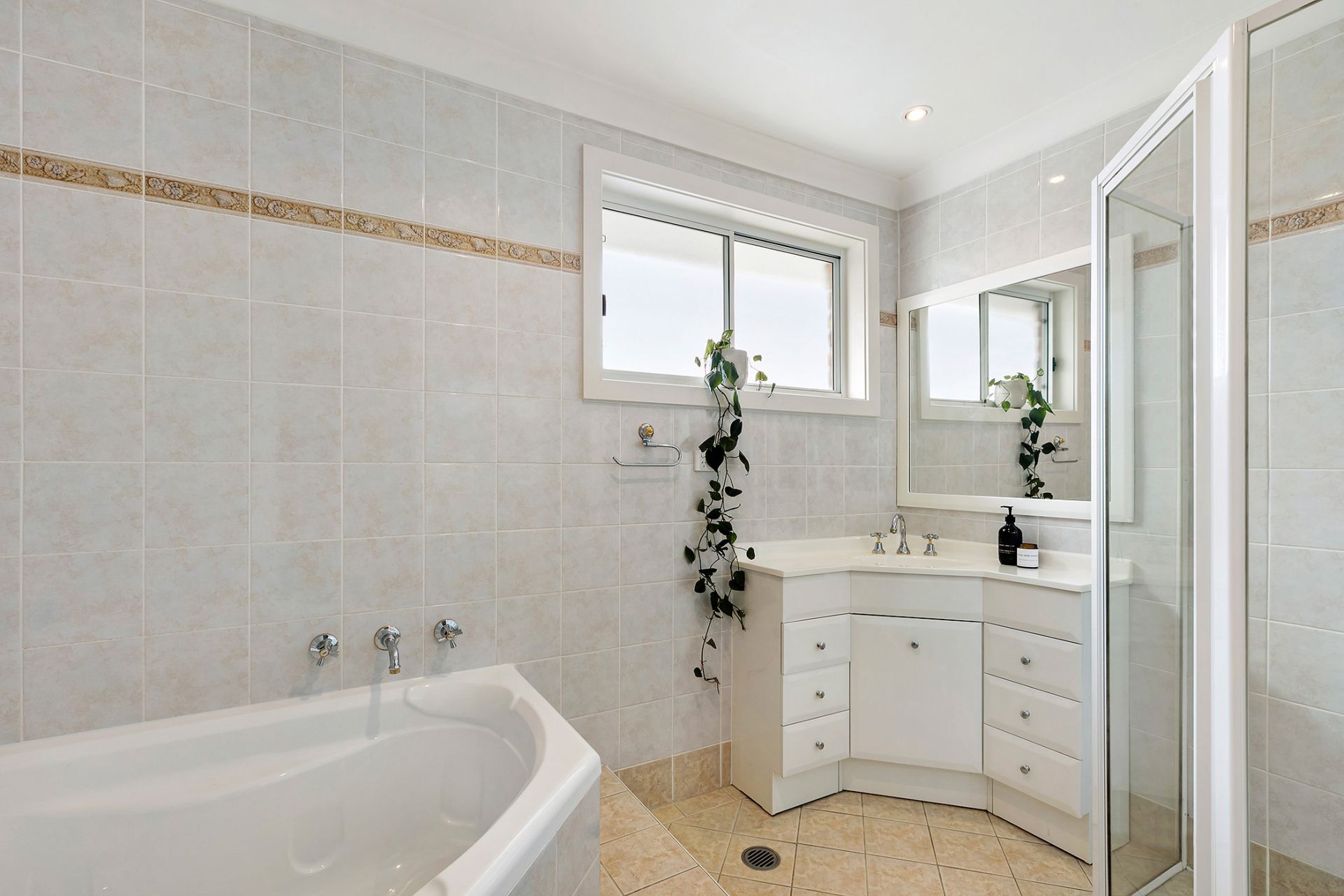 Real Estate For Sale 1 Salix Place Engadine , NSW